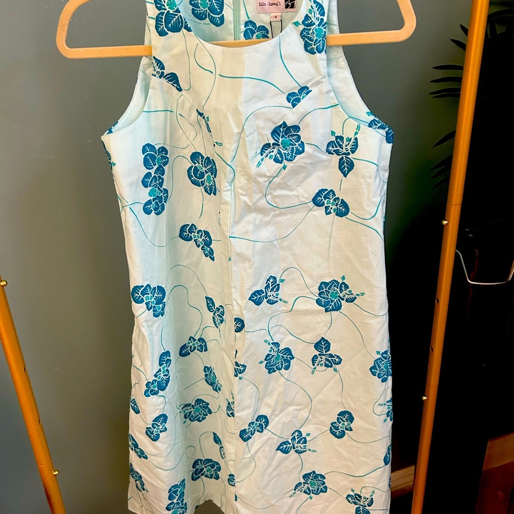 Beautiful Sig Zane designs dress size Small. NWT
